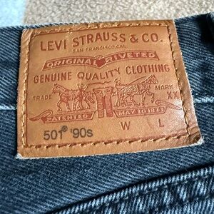 Womens Levis 501 90’s washed black denim with button fly